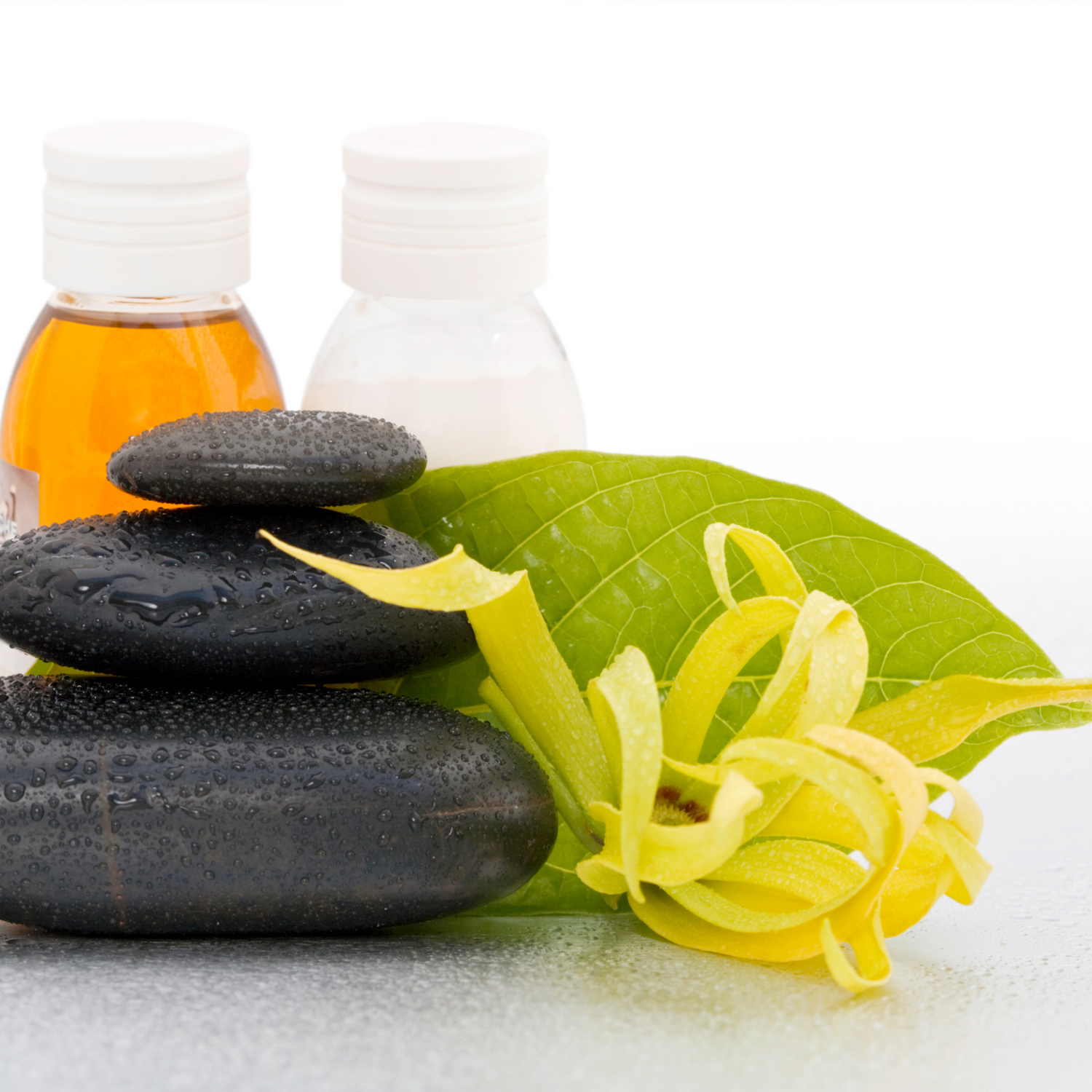 The Benefits and Uses of Ylang Ylang Essential Oil